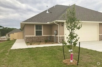 Building Photo - Beautiful 3 Bed 2 Bath Duplex!!