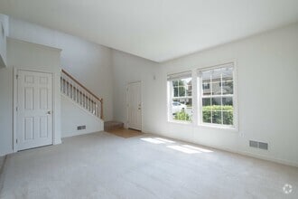 Building Photo - 441 Talon Dr