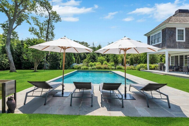 Building Photo - 21 Barn Ln