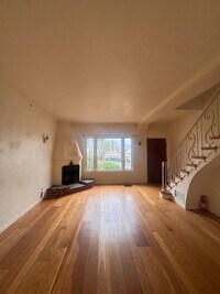 Building Photo - 31 Excelsior Ct