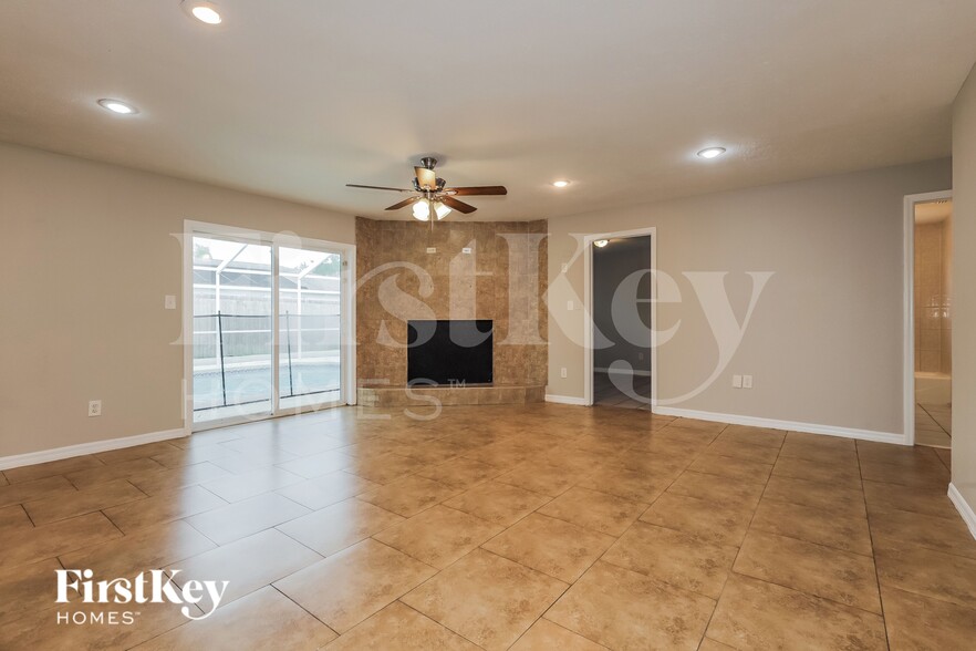 Building Photo - 3810 Treadway Dr