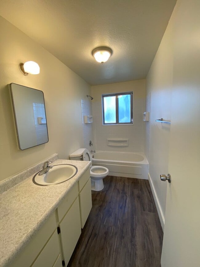 Building Photo - Arbor Court Apartments