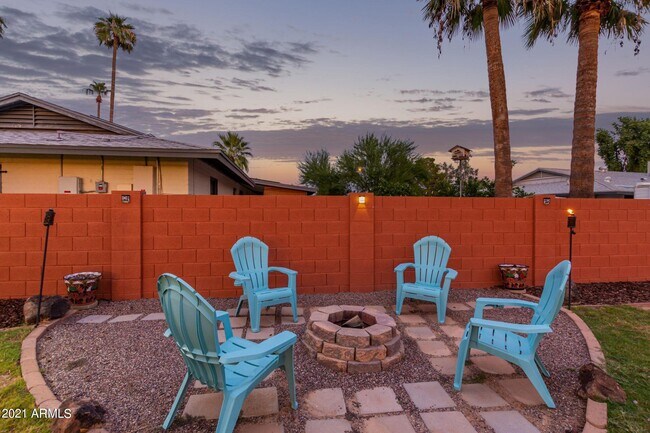 Building Photo - 3809 W Cholla St