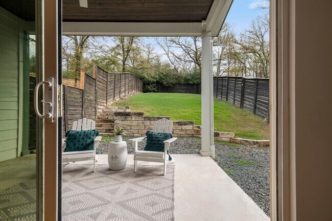 Building Photo - 1301 Cometa St