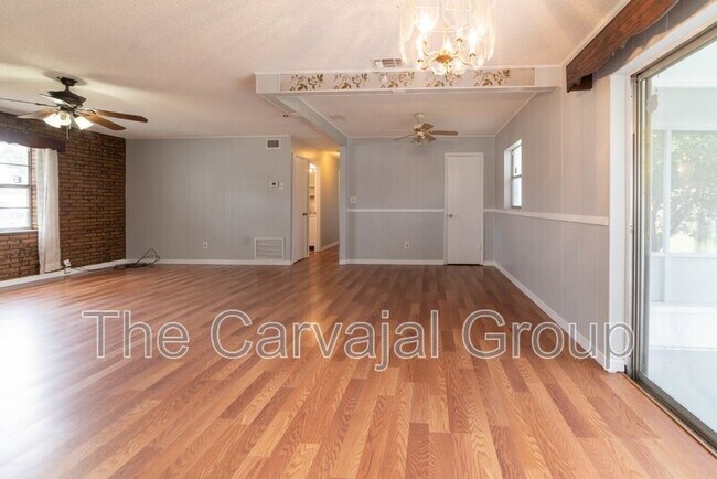 Building Photo - 4539 Salvia Dr