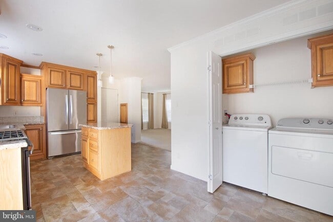 Building Photo - 121 Bluebell Dr