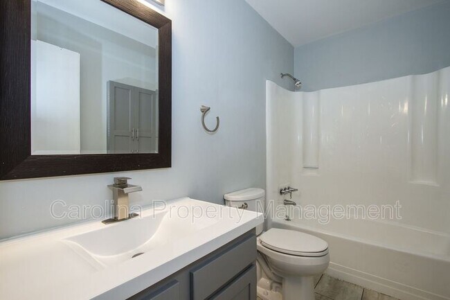 Building Photo - 11722 Carmel Lakes Dr