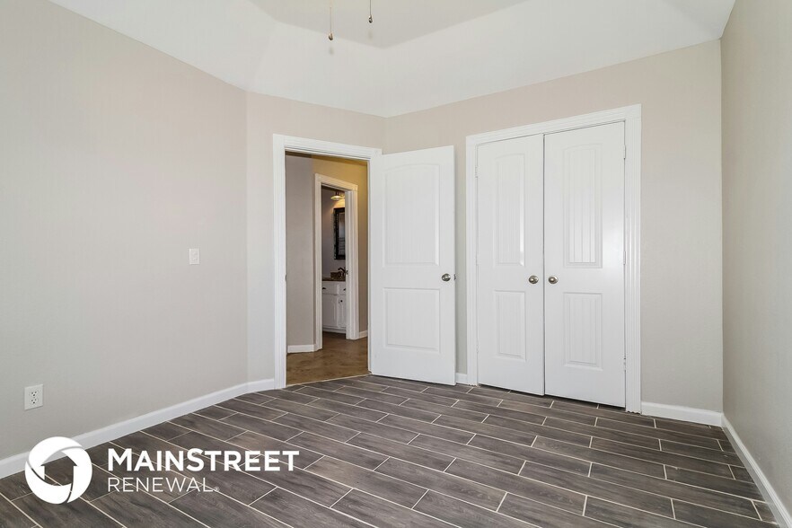 Building Photo - 6004 SE 85th St