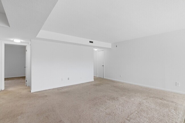 Building Photo - 26 Beacon St