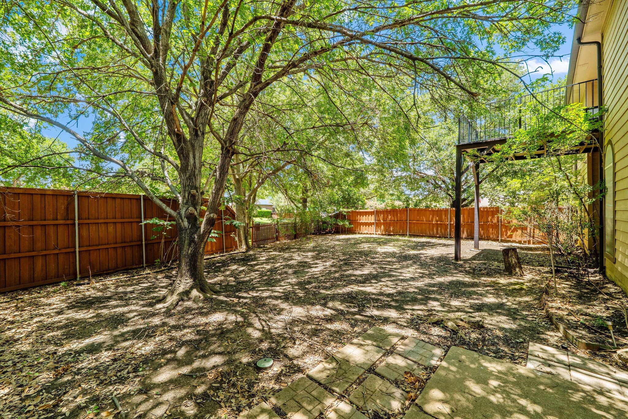 Building Photo - 9128 Cumberland Dr