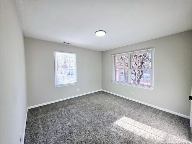 Building Photo - 7525 Kisco Dr