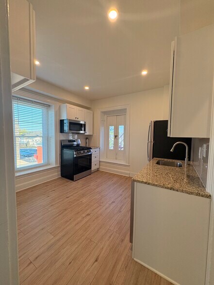 Building Photo - 61 Forest Ave