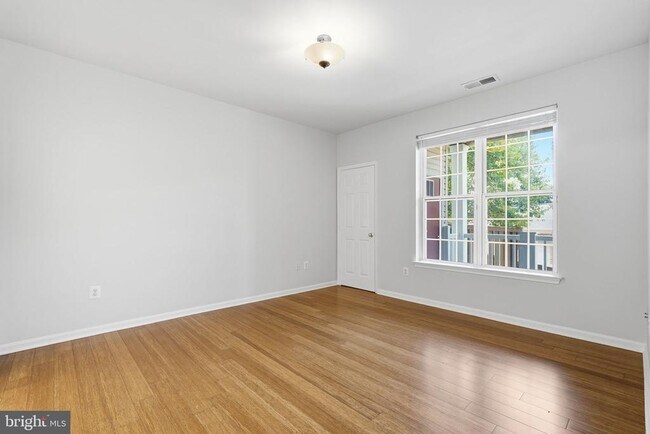 Building Photo - 6495 Tayack Pl