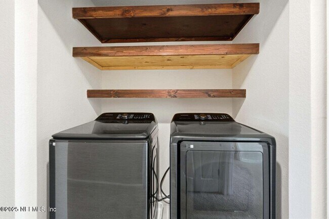 Building Photo - 86768 Mainline Rd