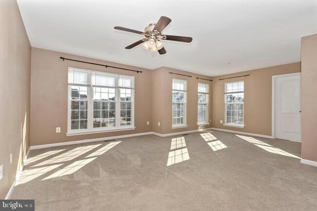 Building Photo - 100 Quail's Nest Way