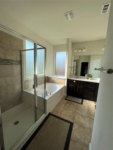 Building Photo - 1112 Berwick Ct