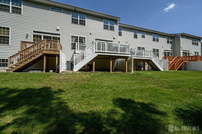 Building Photo - 47 Nelson Dr
