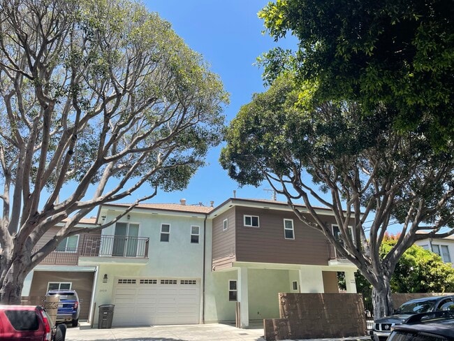 Building Photo - 1959 20th St