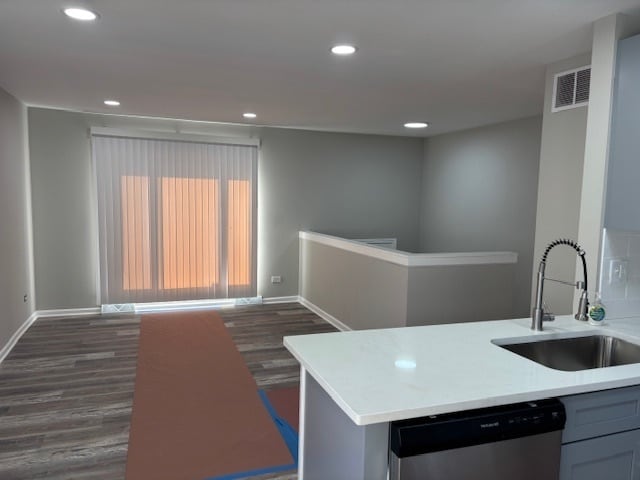 Building Photo - 201 E Rose St