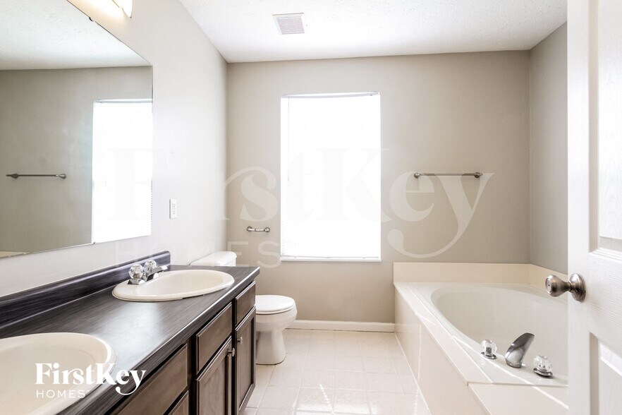 Building Photo - 1698 Salina Dr