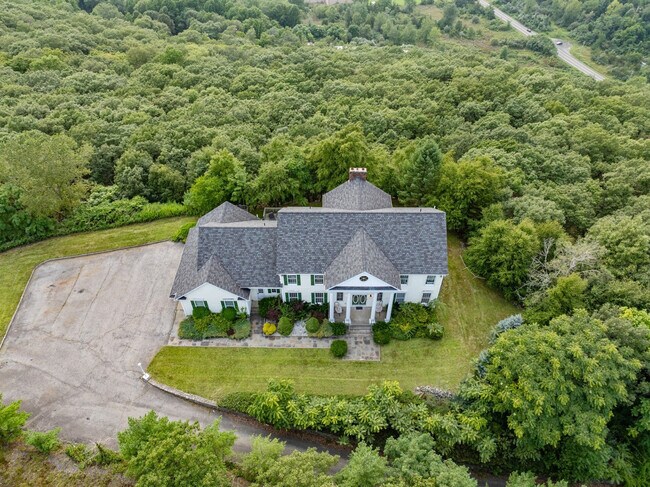 Building Photo - 321 Museum Village Rd