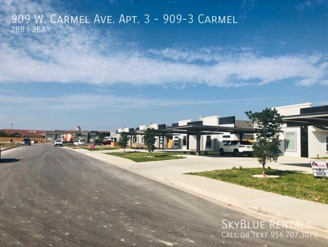 Building Photo - 909 W Carmel Ave