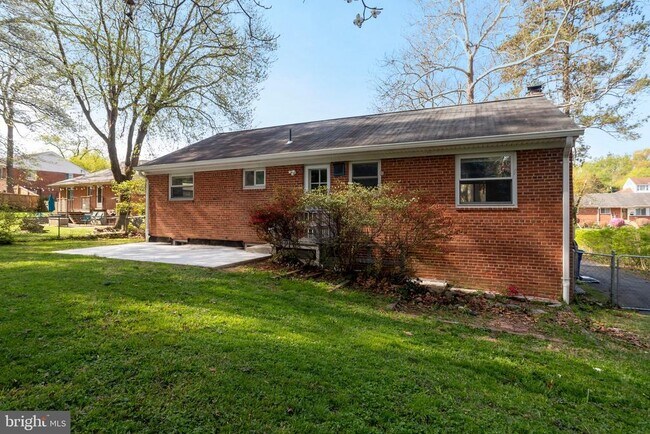 Building Photo - 3713 Lockwood Ln