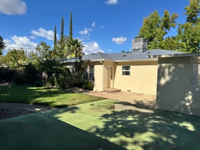 Building Photo - Charming Updated 4-Bedroom Home in the Gar...