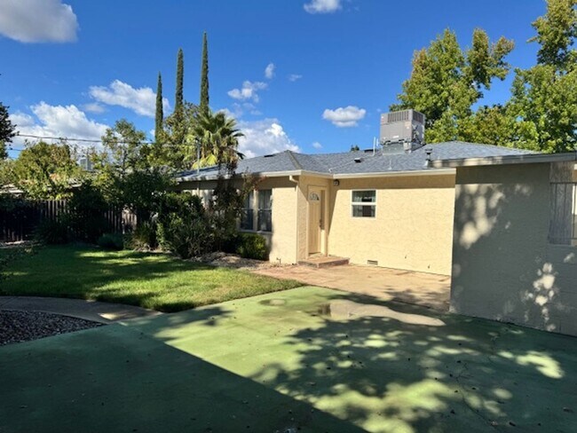 Building Photo - Charming Updated 4-Bedroom Home in the Garden Tract – Hardwood Floors, Central Air, 2-Car Garage ...