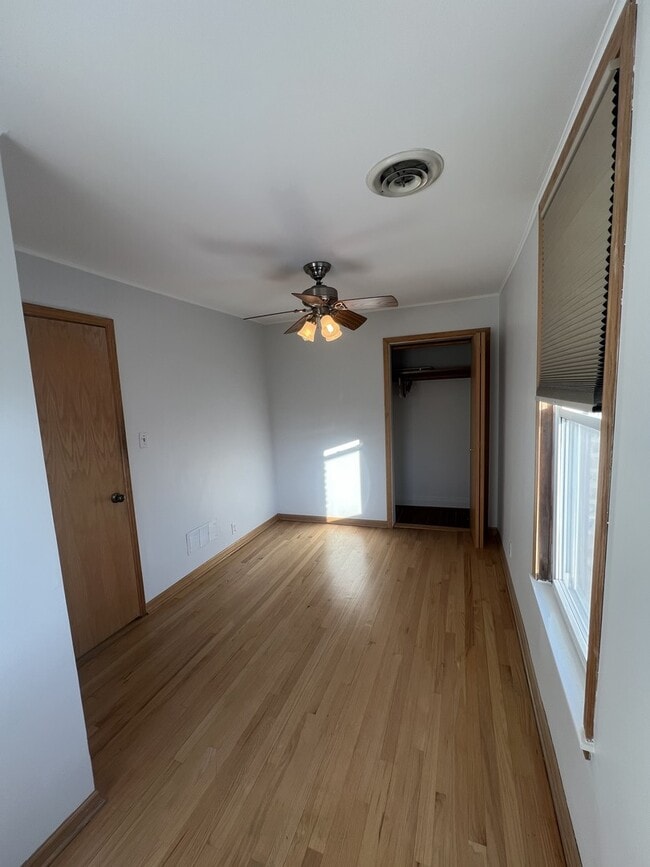 Building Photo - 4008 N Leclaire Ave