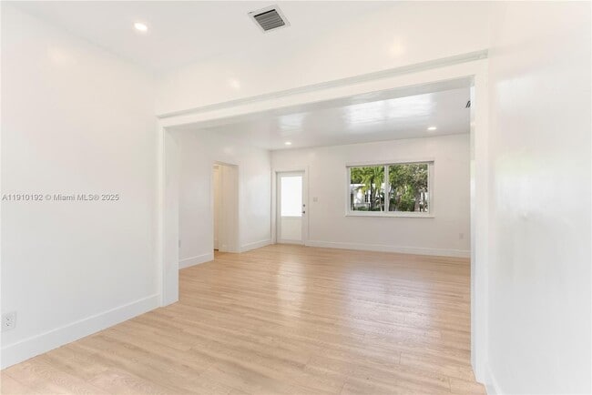 Building Photo - 810 NW 7th St