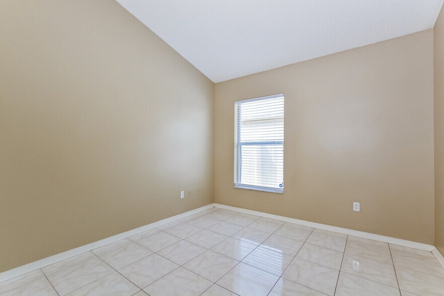 Building Photo - 2113 Carpathian Dr