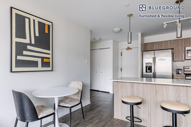 Building Photo - 903 S Ashland Ave