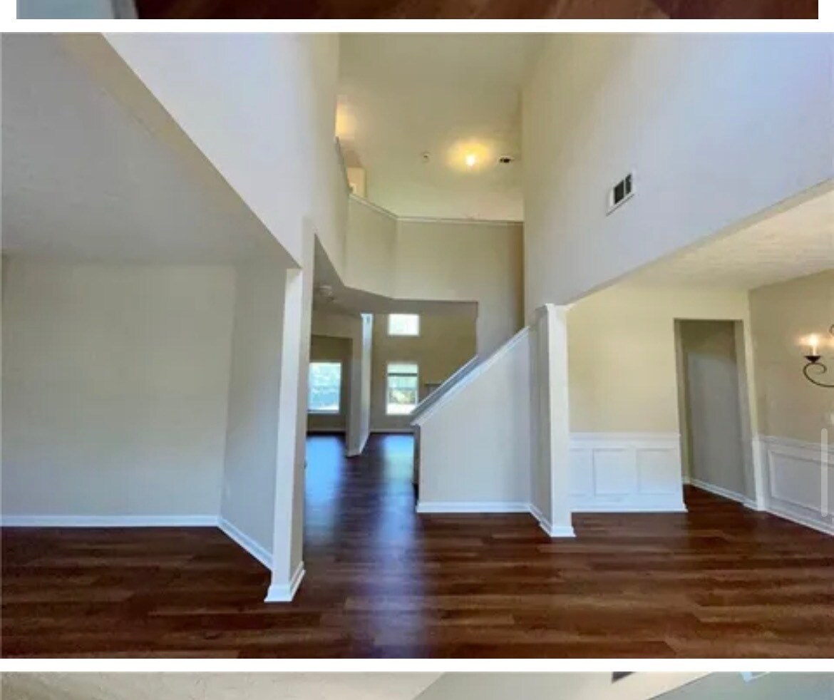 Building Photo - 2274 Longmont Dr