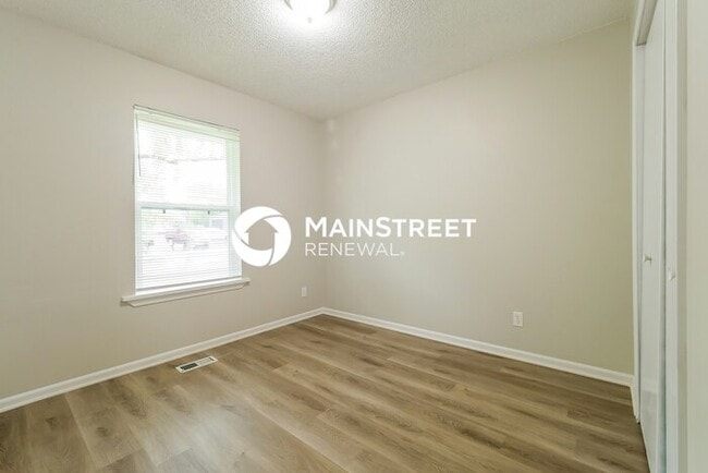 Building Photo - 3 Bedroom Pet-Friendly Home in Leavenworth, KS with Main Street Renewal