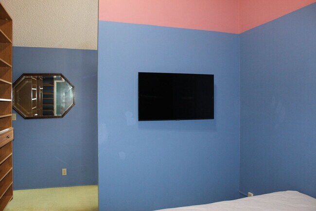 Building Photo - Unique Bakersfield Home for Rent Bakersfiled Country Club