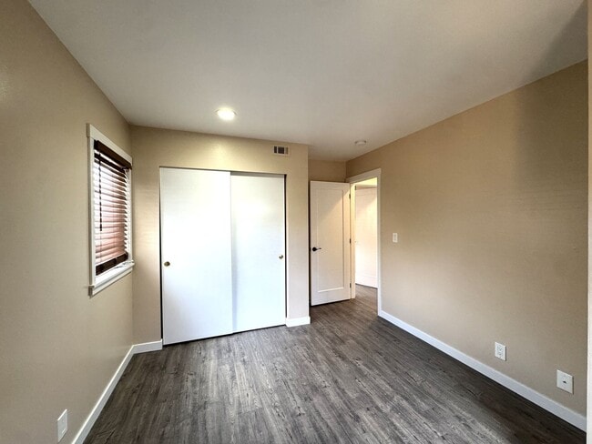 Building Photo - 3Bd/2.5Ba Seattle House