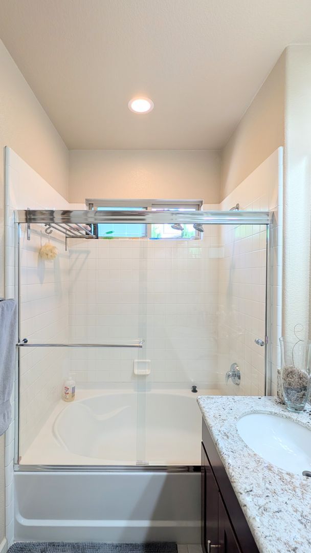 Building Photo - Beautiful Executive Rental in West Sacramento!