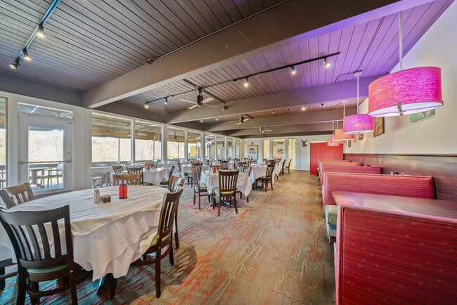 Building Photo - 2 Bed Condo Available In Cross Creek Commu...