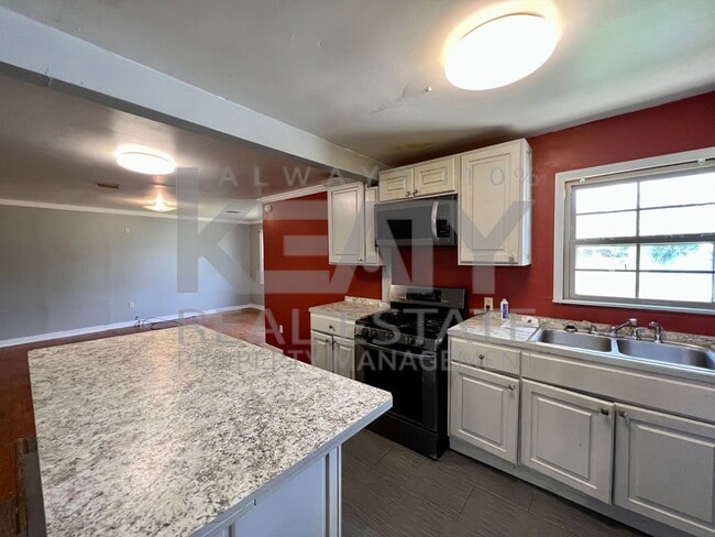 Primary Photo - COMING SOON! 3 Bedroom, 2 Bathroom Home of...