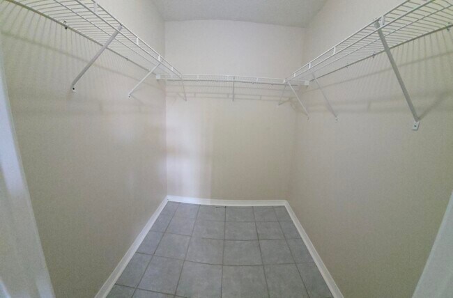 Building Photo - 418 Pristine Water Ln