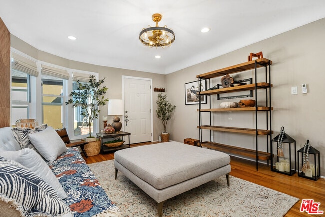 Building Photo - 1332 Ocean Park Blvd