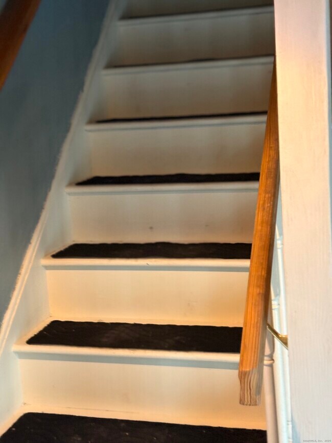 Building Photo - 161 Sleeping Giant Dr