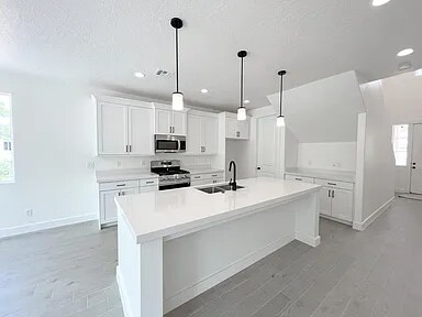 Building Photo - 366 Forty