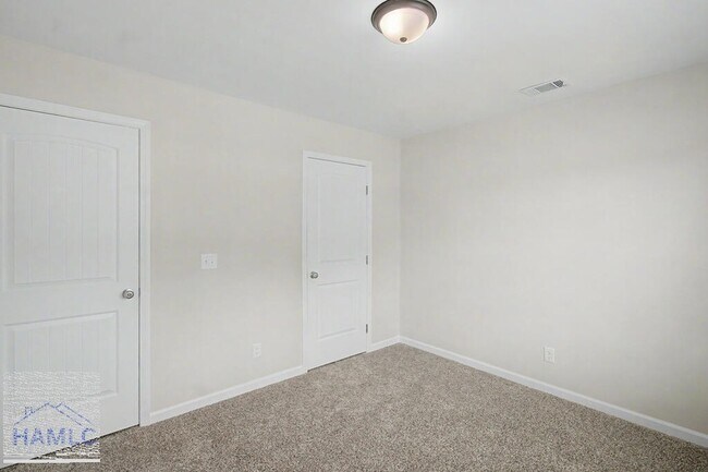 Building Photo - 319 Herty Ln