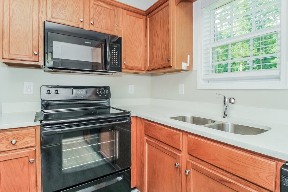 Building Photo - 7336 Westwood Ln