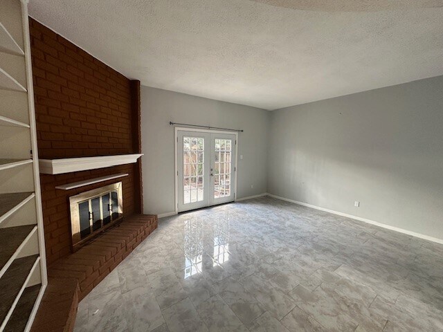 Building Photo - 7700 Creekbend Dr