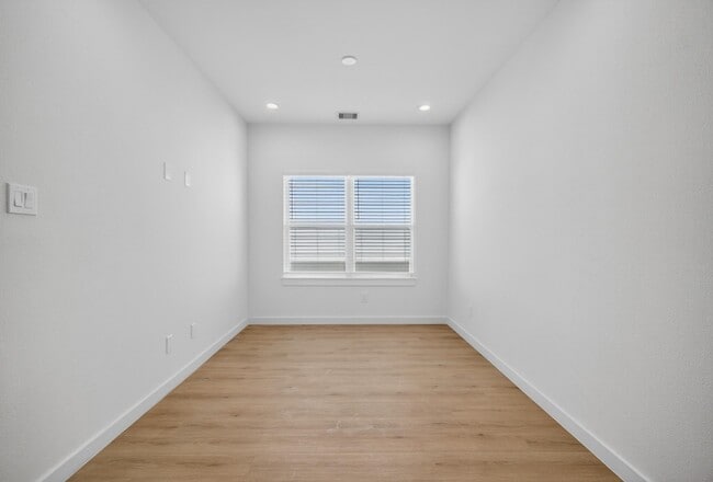 Building Photo - 1016 Patton St