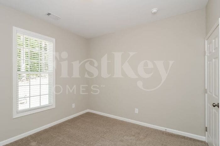 Building Photo - 724 Somersby Dr