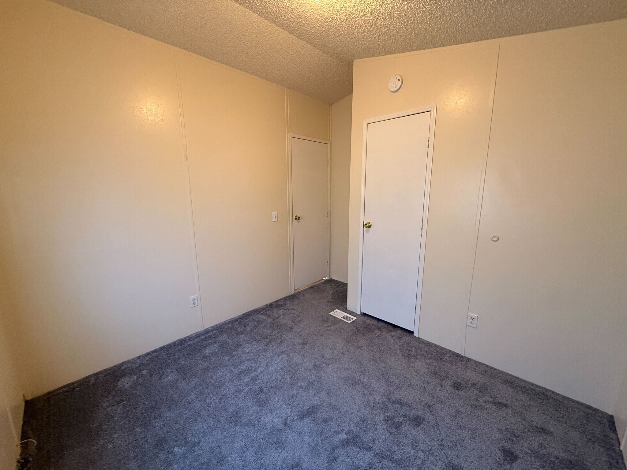 Building Photo - 3601 E Wyoming Ave